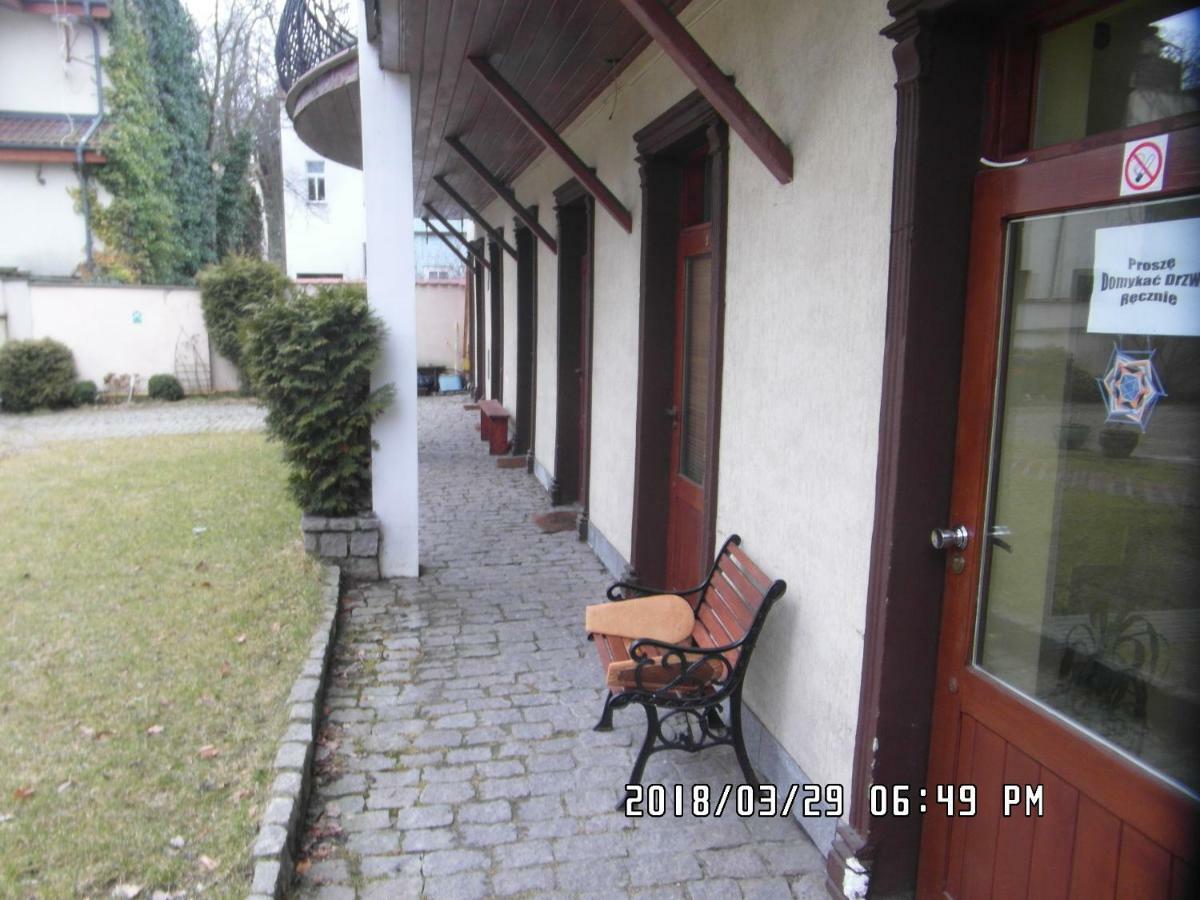 Iwona Hostel - Budget Rooms With Private Bathrooms Sopot Exteriör bild