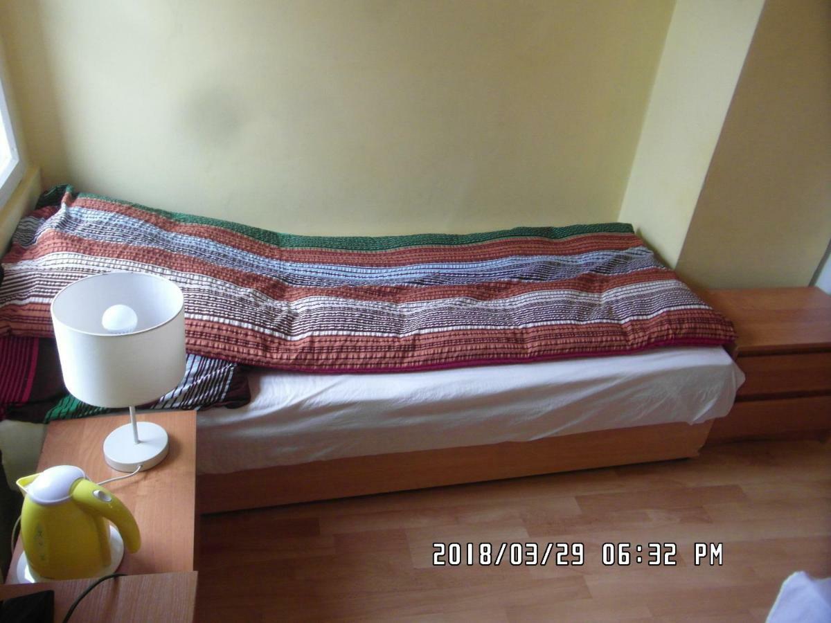 Iwona Hostel - Budget Rooms With Private Bathrooms Sopot Exteriör bild