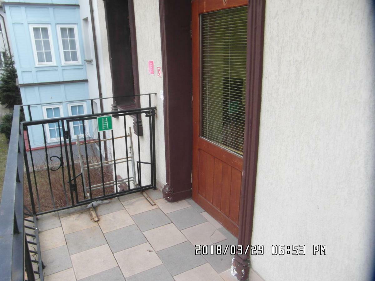 Iwona Hostel - Budget Rooms With Private Bathrooms Sopot Exteriör bild